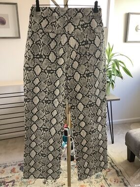 Women's Snake Print Wide-Leg Skirt - Black & White